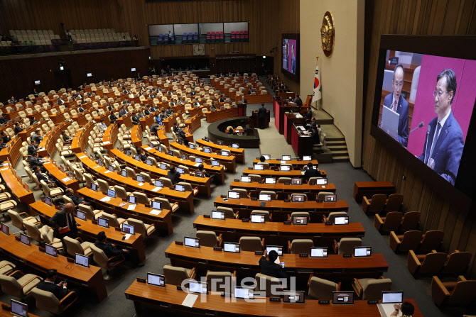 국회 대정부질문 마지막날…노동탄압·방송장악 도마 위