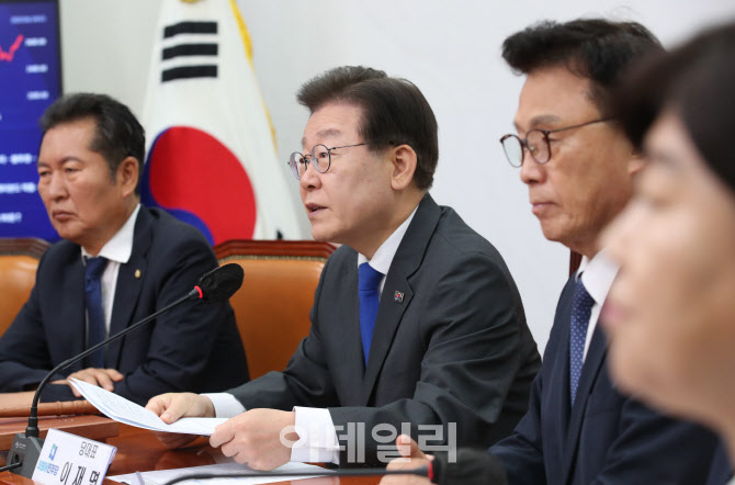 [포토]이재명, '한덕수는 일본 대변인, 이동관은 윤 정권의 괴벨스'