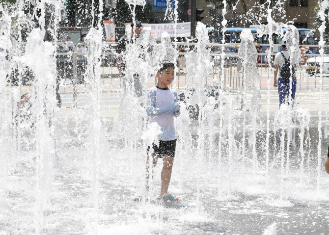 [포토]서울에도 첫 폭염주의보…폭염특보 확대