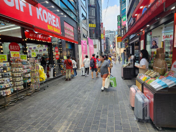 전기료 올랐는데, 손님은 귀하니…에어컨 ‘풀가동’에 가게문 ‘활짝’