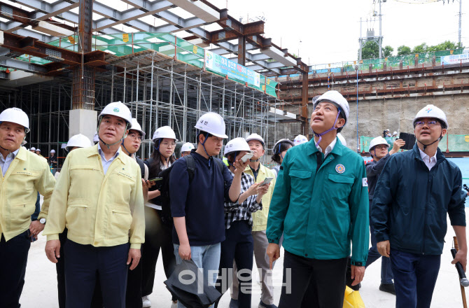 [포토]오세훈 시장-박준희 관악구청장, 집중호우 대비 시설 점검