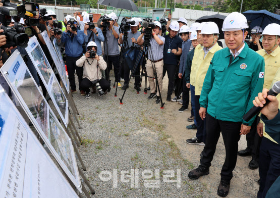 집중호우 대비 현장 찾은 오세훈, 꼼꼼·깨알 점검 ‘눈길’(종합)