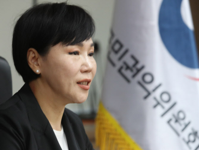 “‘정준영 황금폰’ 신고자, 포상금 5천만원 부당수령”...전현희 “법적조치”