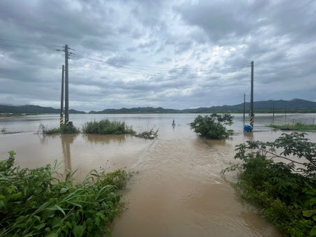 김영록 전남지사, 폭우 피해 현장 찾아…신속 대응 지시