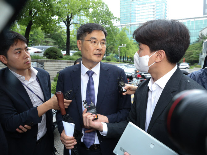 '故이예람 사건 수사 부당개입' 전익수 1심 무죄…法 "수사 공정성은 훼손"