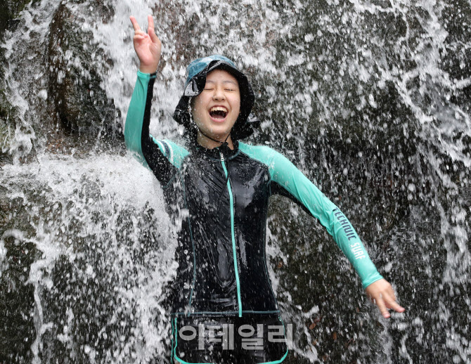 [오늘날씨]전국 습하고 푹푹 찐다…체감온도 최대 35도