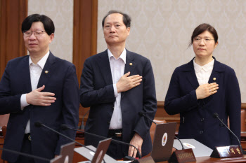 ‘장미란 차관’ 공방…안민석 “불행한 일”, 이용 “역도 영웅 음해”