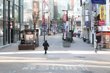 전주·익산만 거리두기 2단계로 영업시간 제한…헌재 "평등권 침해 아냐"