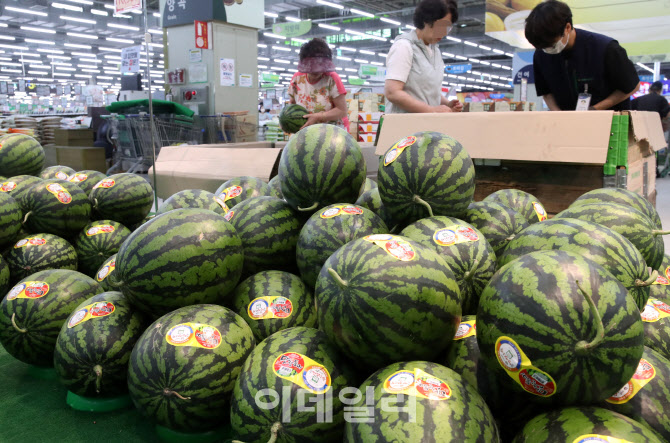 6월 물가 21개월 만에 2%대로 둔화…공공요금은 25.9%↑(상보)