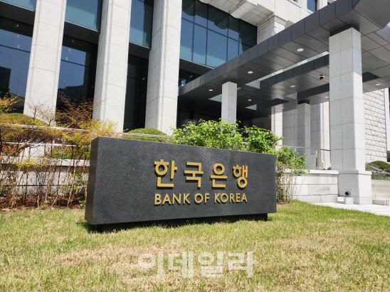 '수출 개선 無' 상품수지 흑자 행진…"'불황형 흑자' 아니다"(종합)
