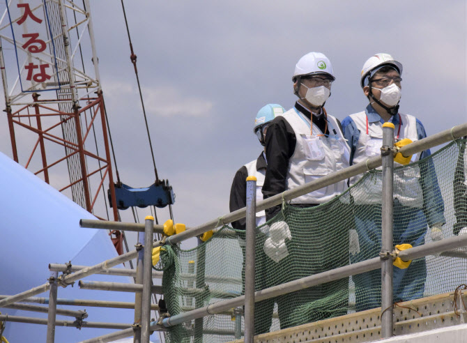 IAEA 이어 한국도 '오염수 방류 기준 부합'…日 방류 속도 내나