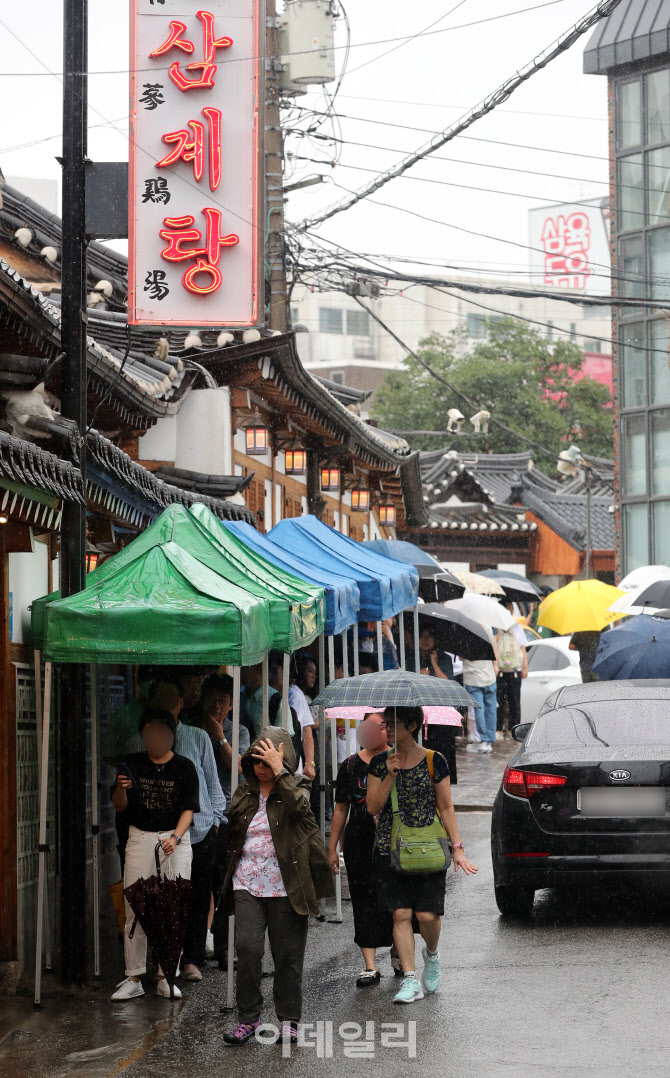 [포토]초복에 붐비는 삼계탕 전문점