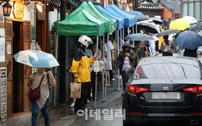 [포토]초복에 인파로 붐비는 삼계탕 전문점