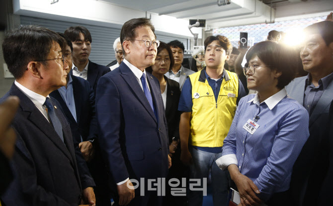 [포토]더불어민주당 사망한 쇼핑카트 관리 노동자 사건 현장