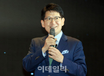존 리 떠난 메리츠운용, 강성부 품으로…'KCGI자산운용' 새출발