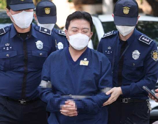 검찰, '라덕연 범죄수익 세탁' 법인 10곳에 해산명령 청구