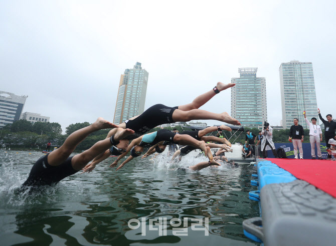 [포토]롯데 아쿠아슬론 대회