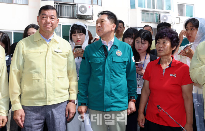 [포토]공주 침수 피해 현장 찾은 김기현 대표