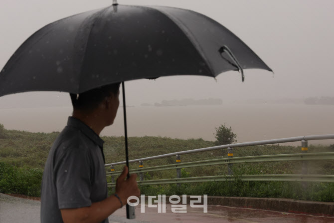 [포토]금강 또다시 범람될까 걱정되는 폭우