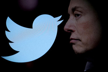 "모든 새들과 작별"…머스크, 트위터 파랑새 로고 바꾼다