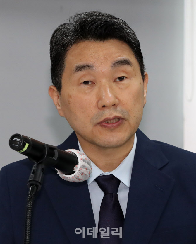 [포토]이주호 부총리, '교사 교육활동 보호를 위한 간담회'