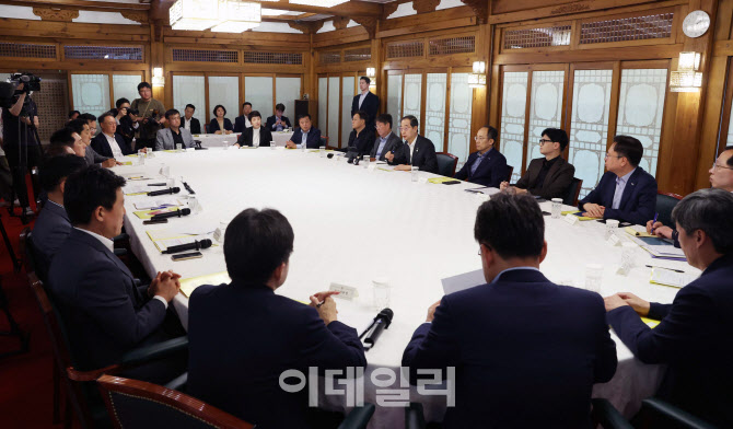 수도권 호우로 미뤄진 고위당정, 오늘 개최…수해대책 논의