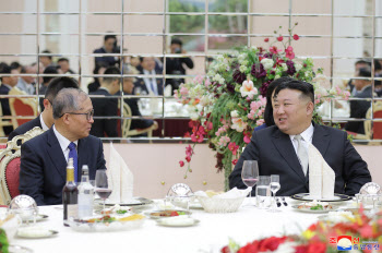시진핑, 김정은에 친서…"국제정서 관계없이 관계 발전"