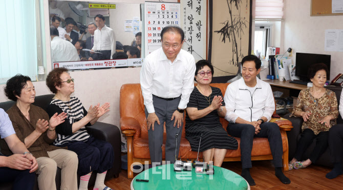 [포토]경로당 찾은 윤재옥 국민의힘 원내대표