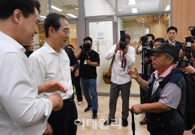 [포토]도봉구 무더위쉼터 찾은 한덕수 총리