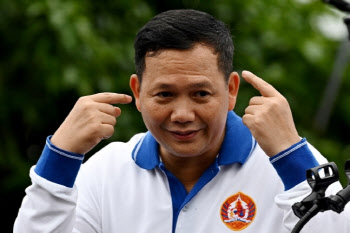 '훈 센 장남' 훈 마넷, 캄보디아 신임 총리로 지명