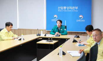 더위 끝나고 태풍…전력당국 연일 '비상'
