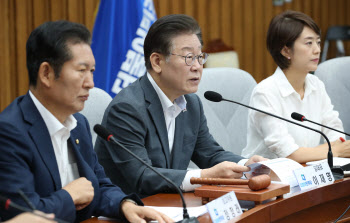 `테러 위협` 받은 이재명 "`묻지마 테러` 근본 대책 강구해야"