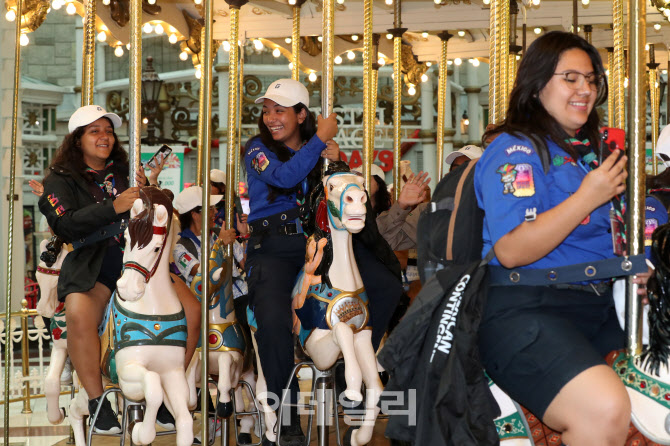 [포토]문화체험하러 롯데월드 찾은 멕시코 스카우트 대원들