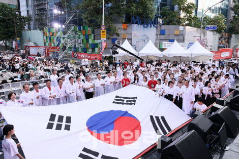 15일 대전 0시 축제 현장서 울려퍼진 광복의 기쁨