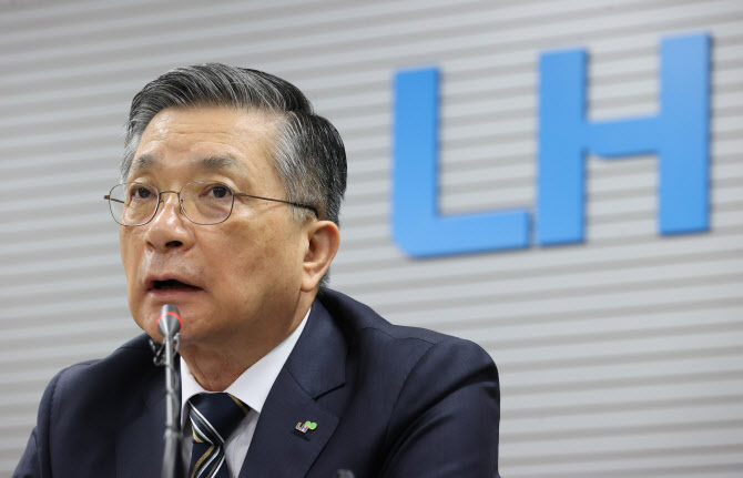 경찰, LH 진주본사 압수수색…'철근 누락' 수사 본격화
