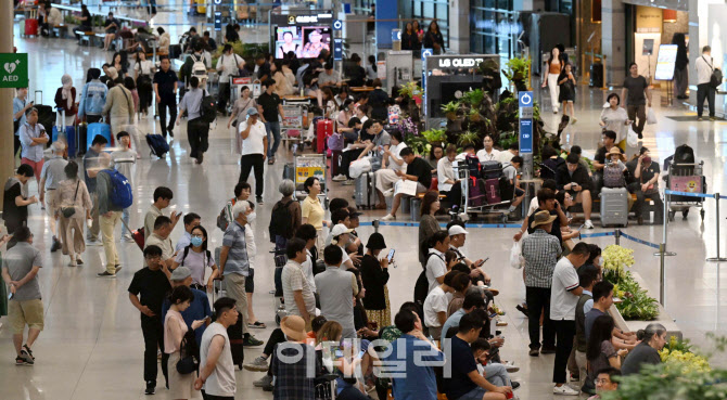 [포토]인파로 붐비는 인천국제공항 입국장