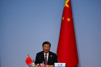 내부 장악 다 마쳤나…국내외 회의 참석 줄이는 시진핑