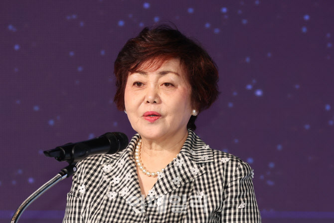 [포토]도쿠다 히토미 대표이사 기조연설