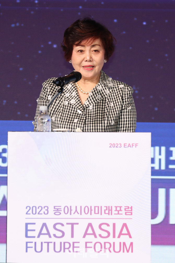 [포토]기조연설하는 도쿠다 히토미 대표이사