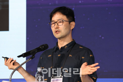 [2023 EAFF]이성희 교수 "정신까지 구현한 아바타로 디지털 영생"