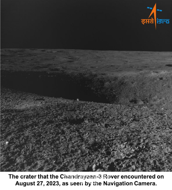 찬드라얀 3호 "달 표면에 황 존재 확인"…수소 탐사 중