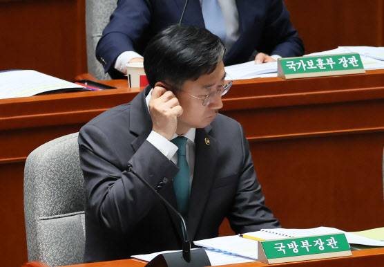 국방차관 “이 장관, 대통령과 통화 안했을것” 외압설 일축