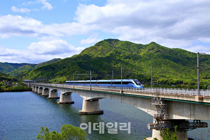 KTX 이용객 10억 돌파, 2004년 개통 이후 19년 5개월만