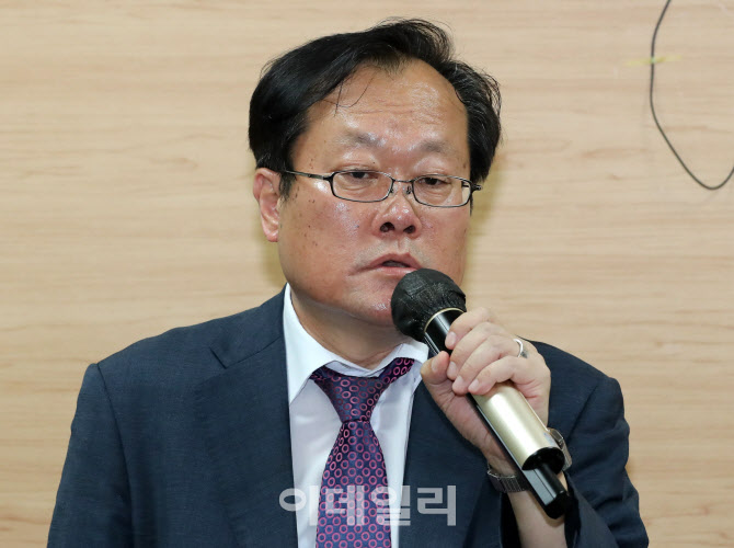 [포토]정책 토론회에서 발제하는 조헌제 한국신약개발연구조합 전무