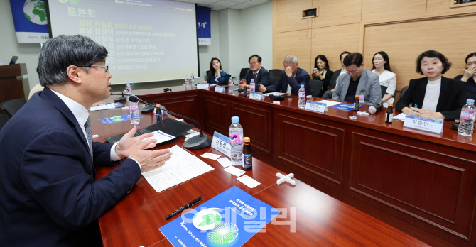 [포토]'K바이오 기술수출, 과연 최상의 선택인가'란 주제로 정책토론회 열려