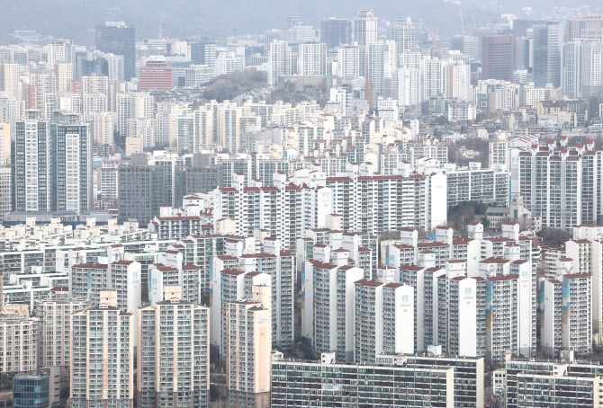 주택 착공 반토막…이르면 2년 뒤 공급대란 우려