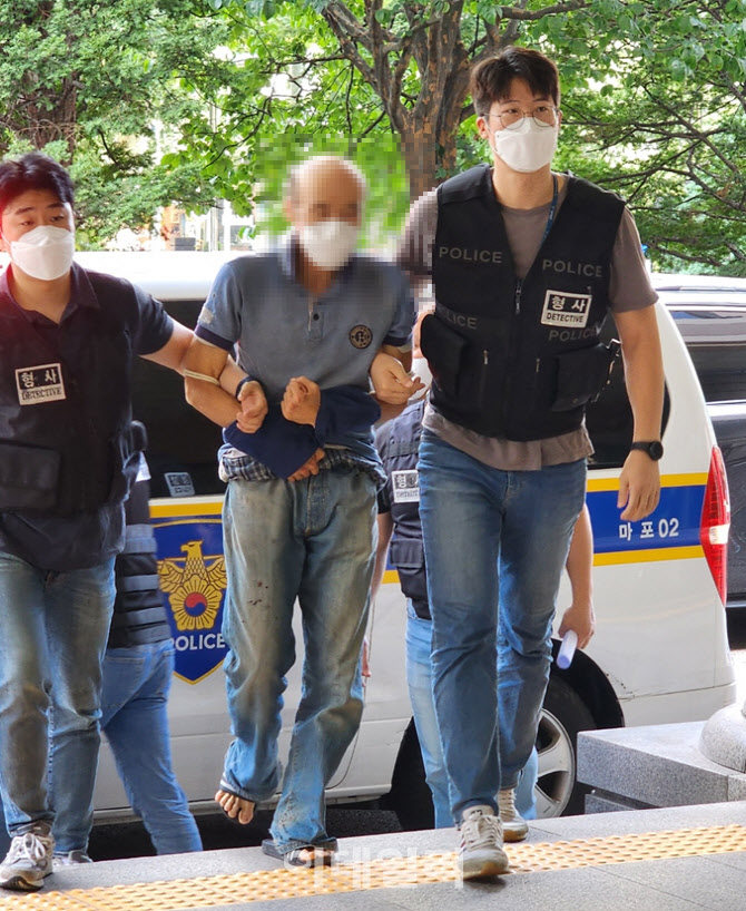 ‘2호선 지하철 흉기난동’ 50대 男 구속…“도망 염려”