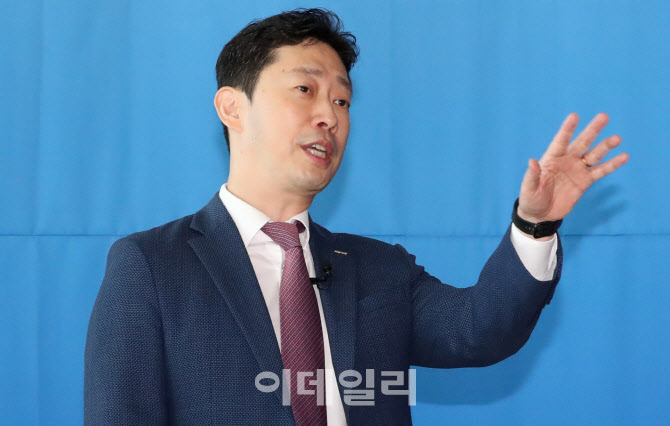 [포토]인사말하는 윤형중 한국공항공사 사장