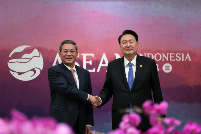 尹, 아세안 관련 정상회의 계기 리창 中총리와 한중회담