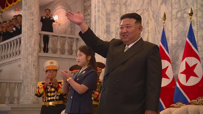 독일 매체 "북한 김정은 후계자는 딸 김주애"
